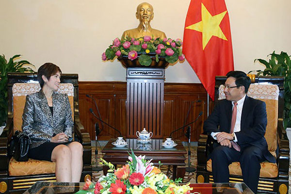 Phó Thủ tướng Phạm Bình Minh tiếp Quốc vụ khanh cao cấp Văn phòng Thủ tướng, Bộ Ngoại giao và Bộ Giao thông Singapore