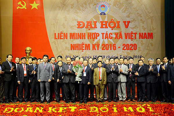 Thủ Tướng Nguyễn Xuân Phúc dự đại hội đại biểu toàn quốc liên minh hợp tác Xã việt Nam