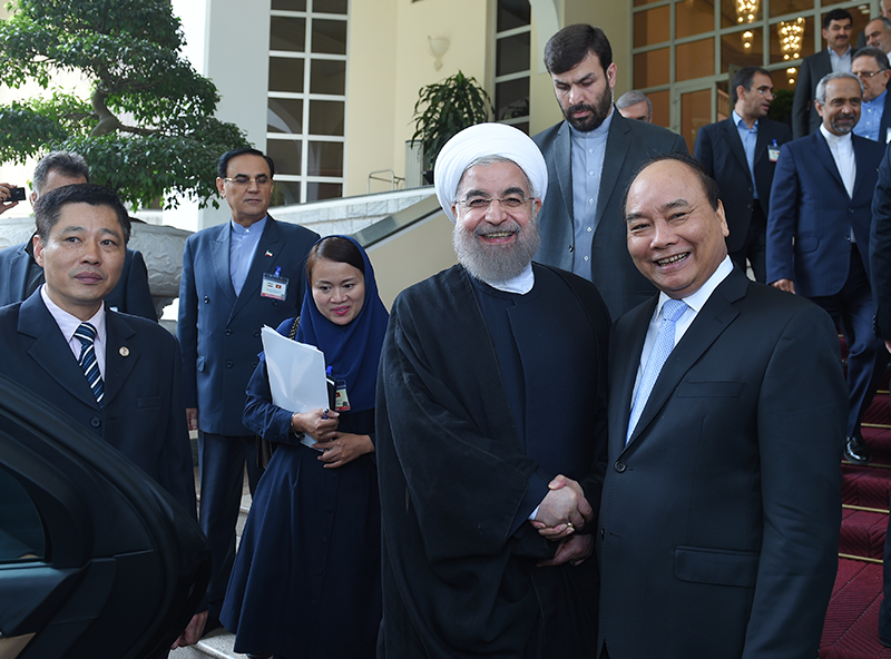 Thủ tướng Nguyễn Xuân Phúc hội kiến Tổng thống Iran Thủ tướng Nguyễn Xuân Phúc hội kiến Tổng thống Iran