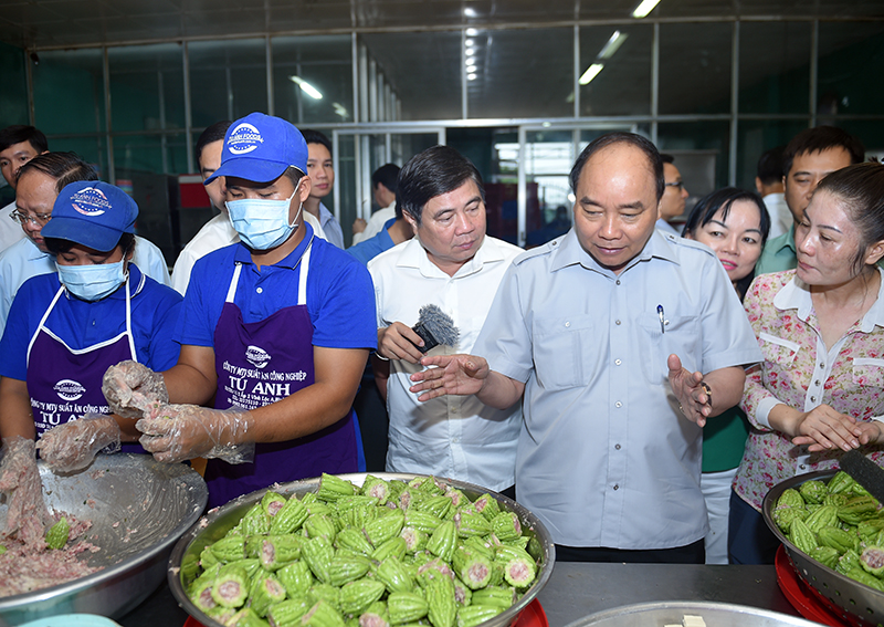 Thủ tướng kiểm tra suất ăn công nghiệp, quán phở 