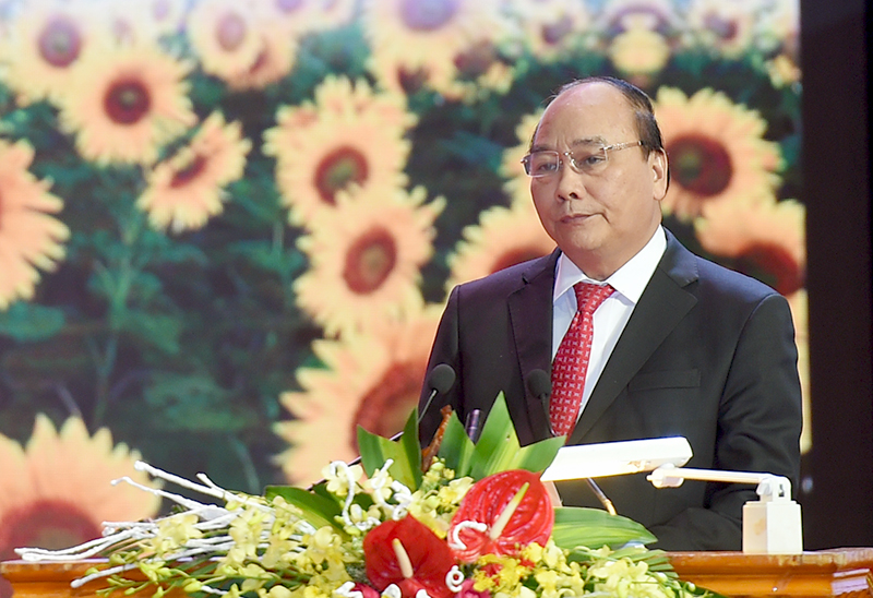 Thủ tướng thúc giục “3 đồng hành, 5 hỗ trợ” cho doanh nghiệp Việt Nam