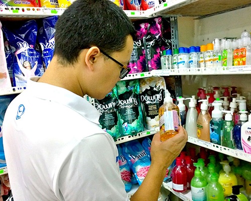 Hà Nội: Tràn lan nước rửa tay chứa chất cấm 