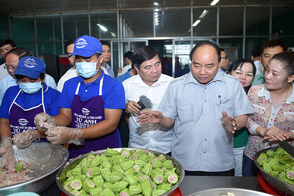 Thủ tướng kiểm tra suất ăn công nghiệp, quán phở 